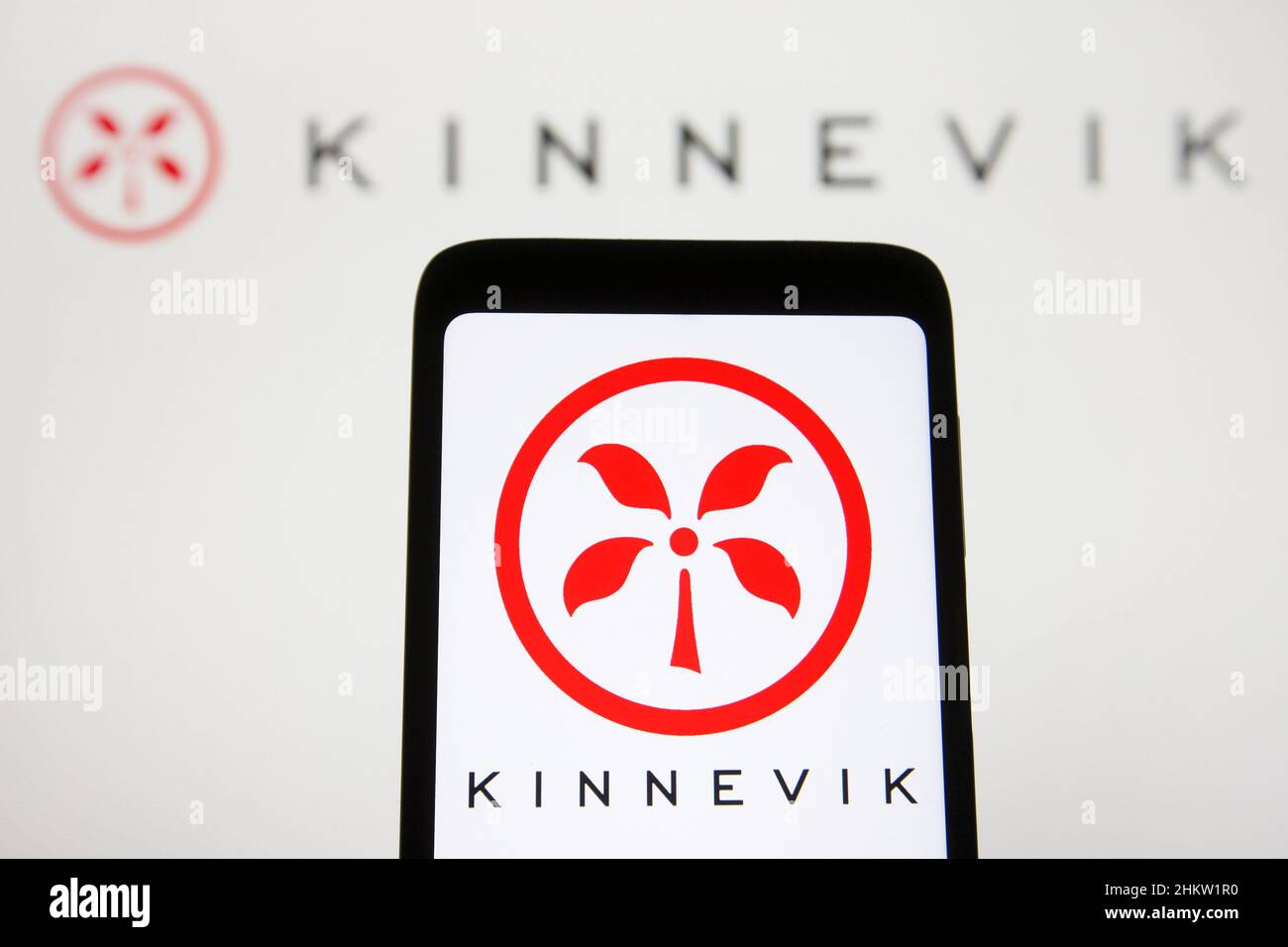 Ukraine.05th févr. 2022.Dans cette illustration, un logo Kinnevik AB apparaît sur un smartphone et un écran d'ordinateur.(Photo de Pavlo Gonchar/SOPA Images/Sipa USA) crédit: SIPA USA/Alay Live News Banque D'Images