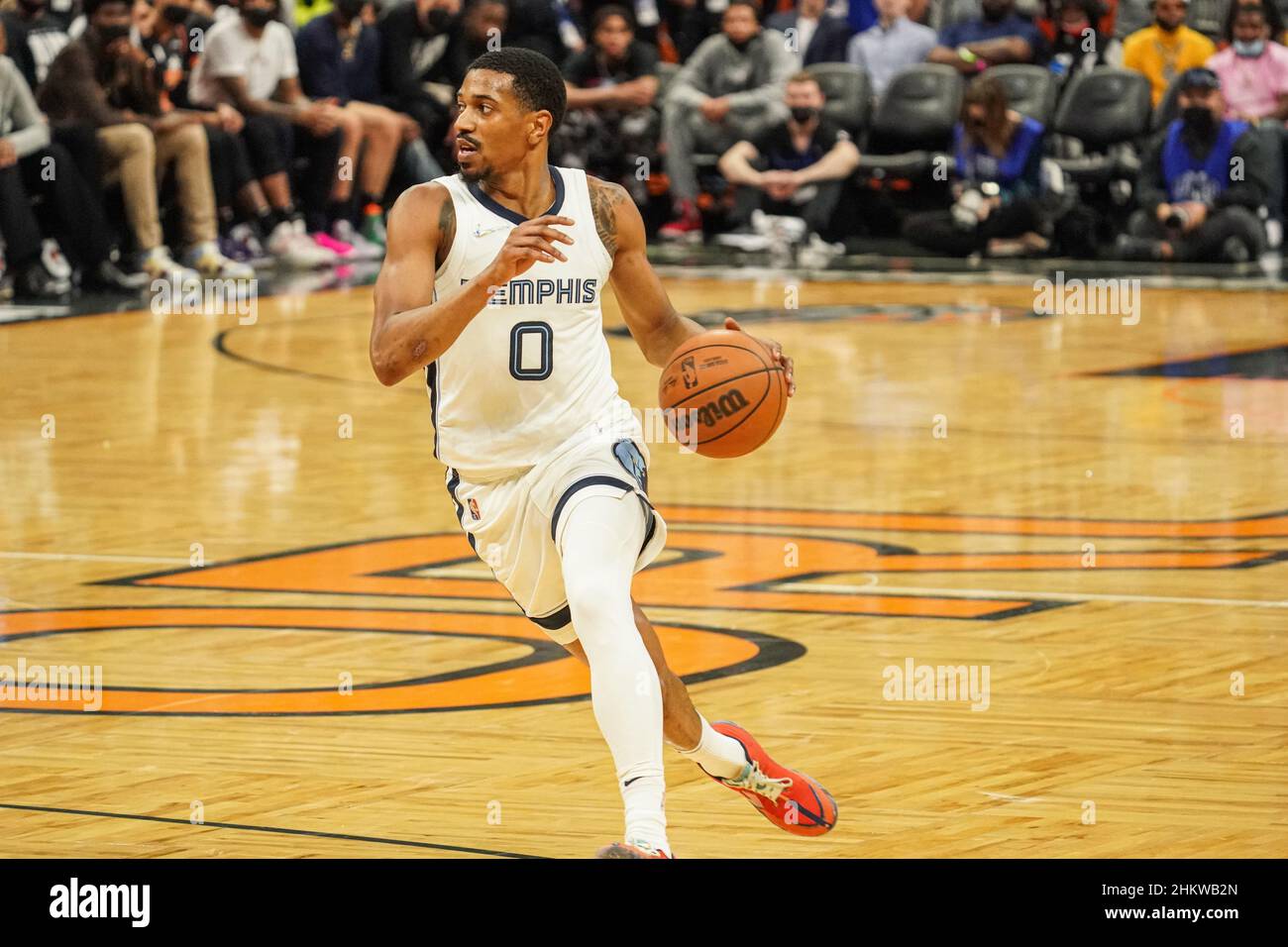 Orlando, Floride, États-Unis, 5 février 2022, Memphis Grizzlies tir Guard de'Anthony Melton #0 au centre Amway.(Crédit photo : Marty Jean-Louis) Banque D'Images