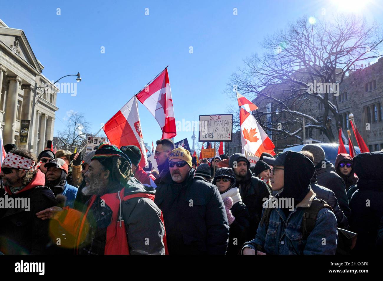 5 février 2022.Toronto, Canada.Des manifestants au convoi Freedom de tje Toronto protestent. Banque D'Images