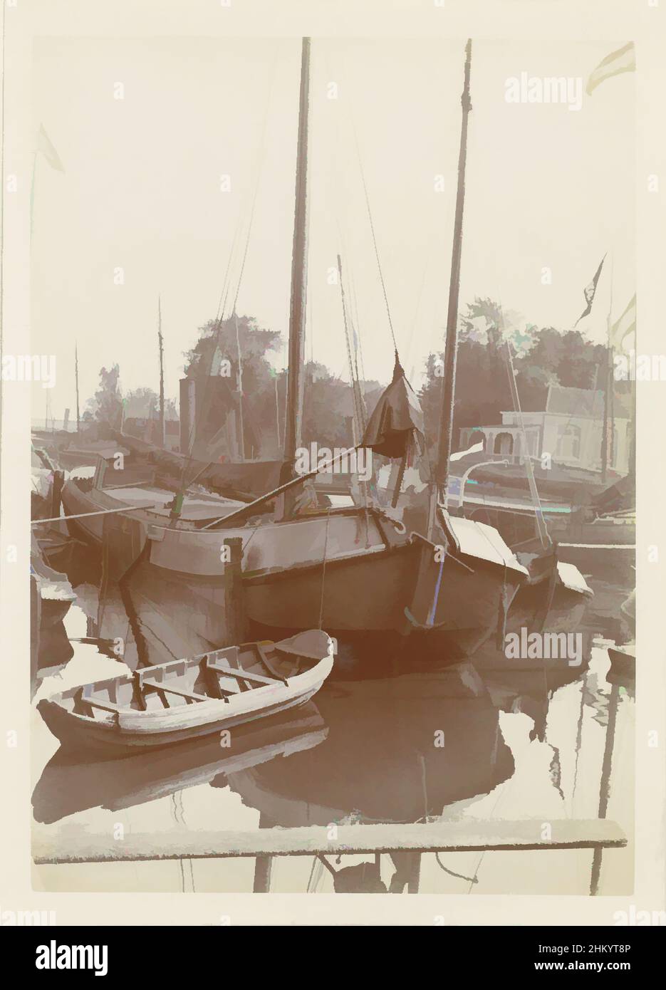 Art inspiré par les navires dans le port de Zaandam, James Higson (attribué à), Zaandam, 1904, papier baryta, hauteur 153 mm × largeur 108 mm, œuvres classiques modernisées par Artotop avec un peu de modernité. Formes, couleur et valeur, impact visuel accrocheur sur l'art émotions par la liberté d'œuvres d'art d'une manière contemporaine. Un message intemporel qui cherche une nouvelle direction créative. Artistes qui se tournent vers le support numérique et créent le NFT Artotop Banque D'Images