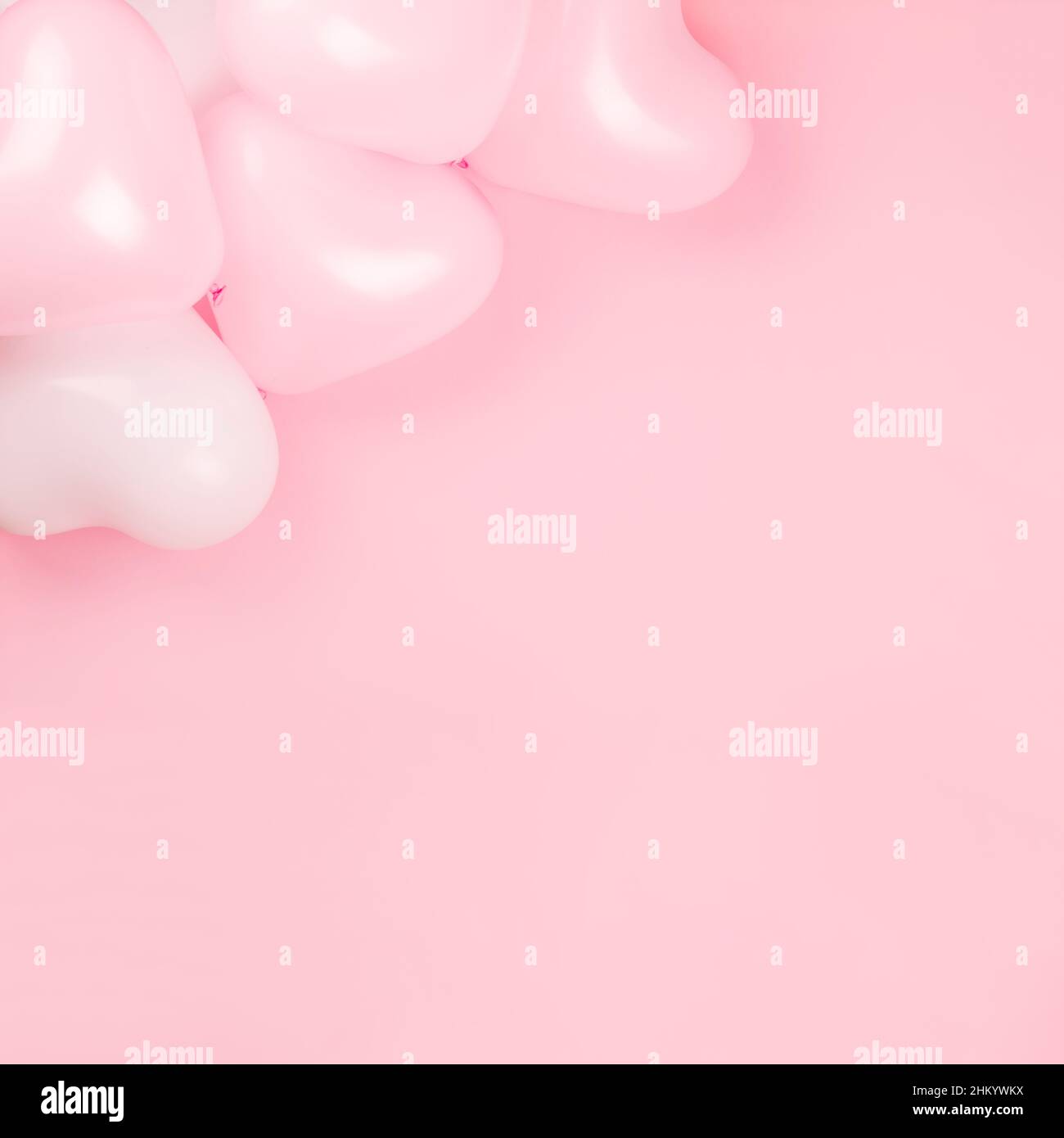 De nombreux messages d'Happy valentines day rose et blanche en forme de coeur fond de ballons border frame télévision coucha avec copie espace pour le texte Banque D'Images