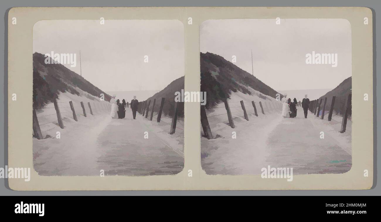 Art inspiré par les personnes marchant le long d'une route de plage près de Wijk aan Zee, Strandweg Wijk aan Zee, inconnu, 1880 - 1910, carton, support photographique, Hauteur 68 mm × largeur 138 mm hauteur 88 mm × largeur 179 mm, oeuvres classiques modernisées par Artotop avec une touche de modernité. Formes, couleur et valeur, impact visuel accrocheur sur l'art émotions par la liberté d'œuvres d'art d'une manière contemporaine. Un message intemporel qui cherche une nouvelle direction créative. Artistes qui se tournent vers le support numérique et créent le NFT Artotop Banque D'Images