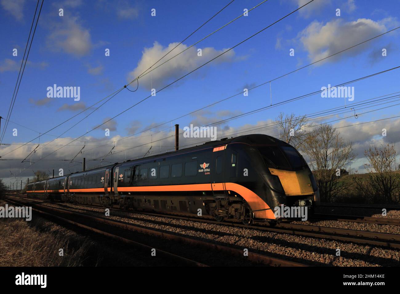 180 classe Zephyr, Grand Central trains, East Coast main Line Railway près du village d'Essendine, Rutland, Angleterre, Royaume-Uni Banque D'Images