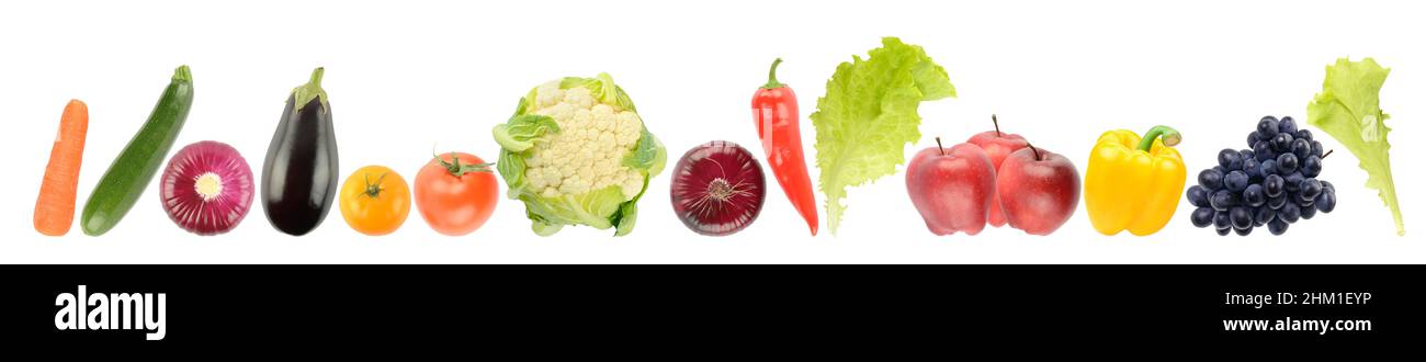 Panorama fruits et légumes mûrs et frais isolés sur fond blanc. Banque D'Images
