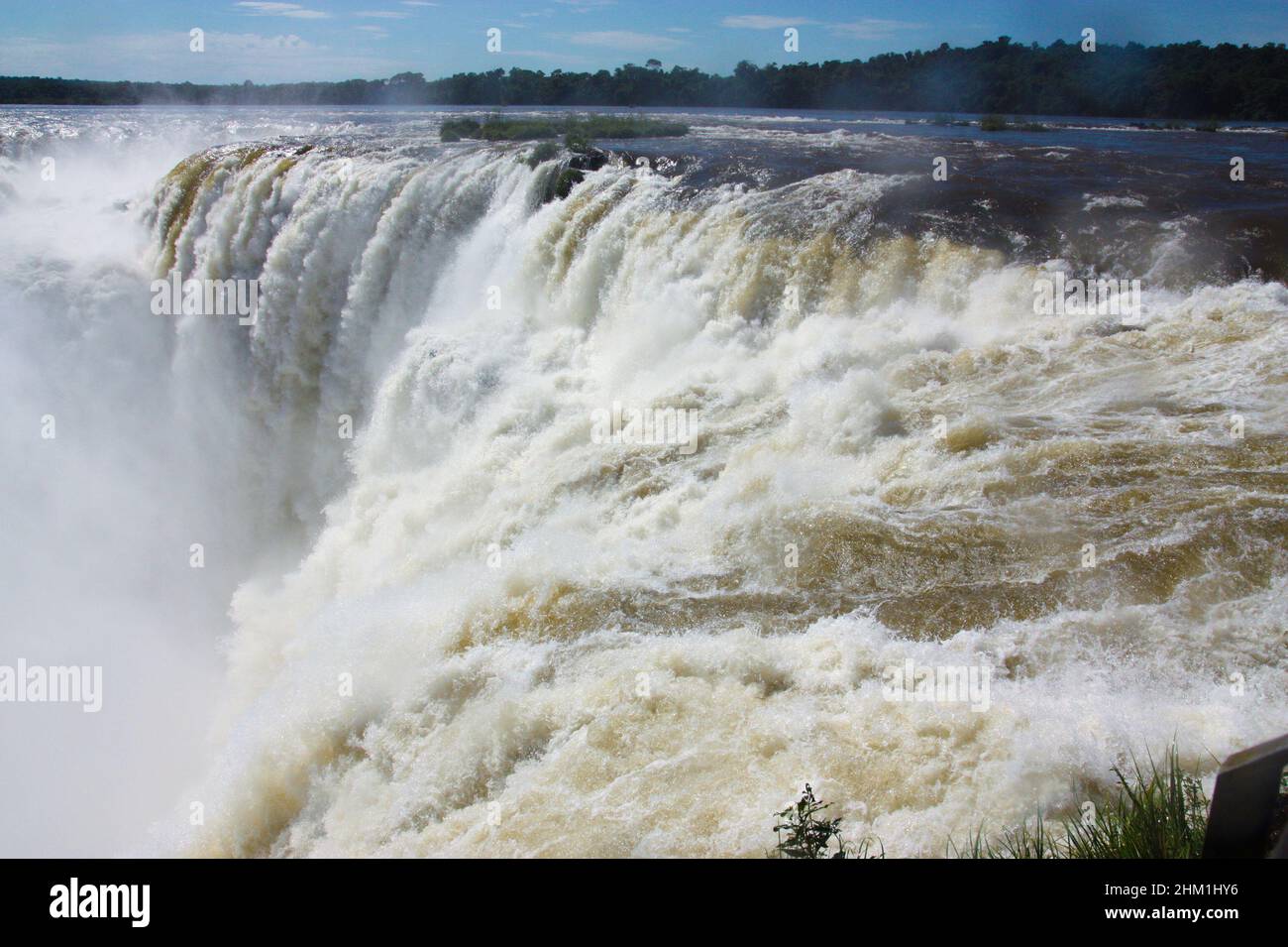 Merveille de la nature des chutes d'Iguazu, gorge du diable, frontière Argentine-Brésil Banque D'Images