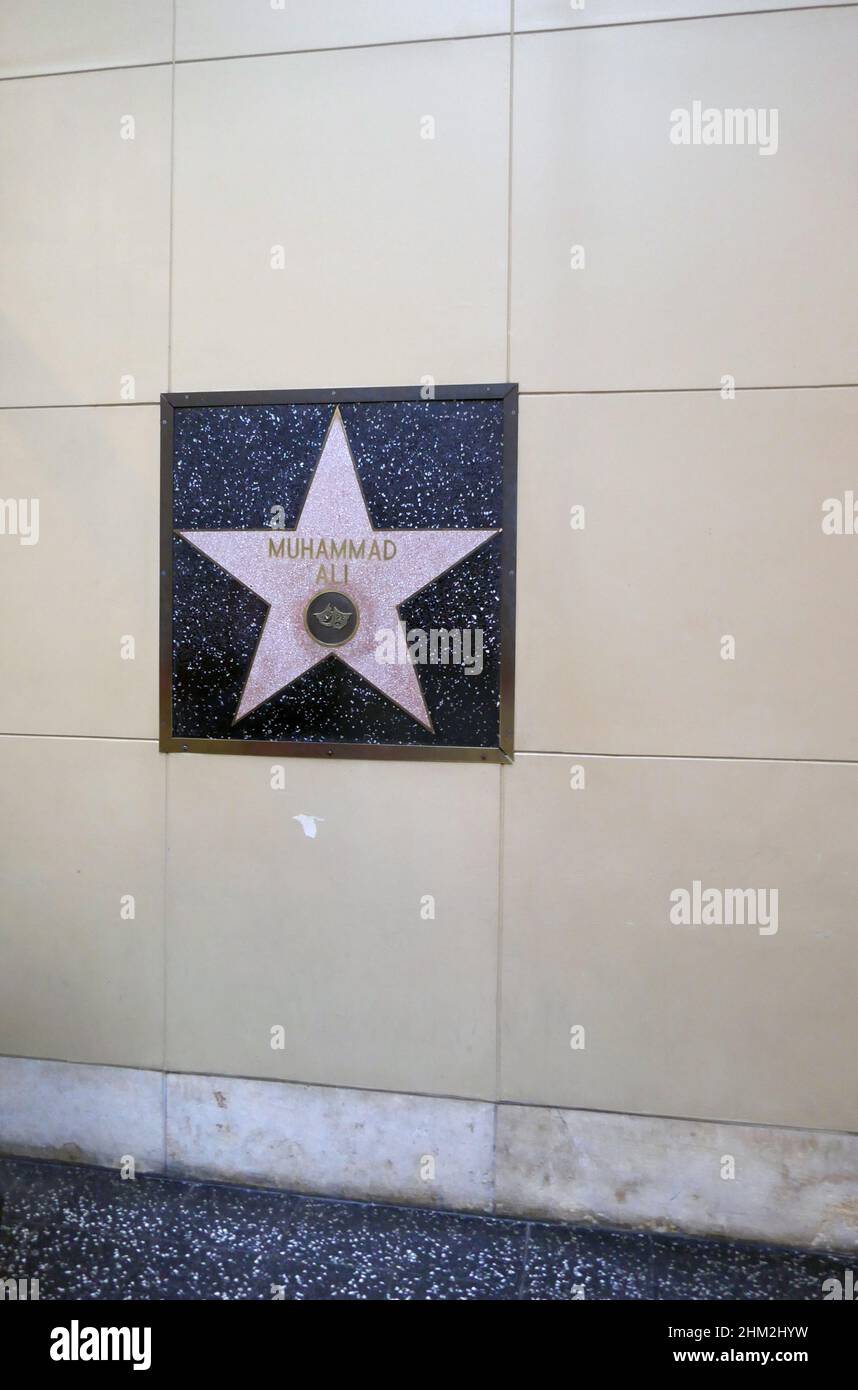 Los Angeles, Californie, États-Unis 19th janvier 2022 Boxer Muhammad Alis Hollywood Walk of Fame Star, la seule étoile sur un mur pas sur le trottoir sur Walk of Fame le 19 janvier 2022 à Los Angeles, Californie, États-Unis.Photo par Barry King/Alay stock photo Banque D'Images