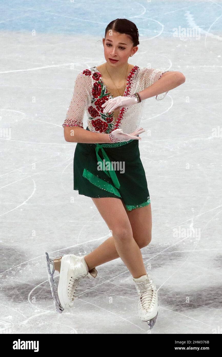 BEIJING, CHINE - 6 FÉVRIER 2022 - le patineur de figure Anastasiia Shabotova de Team Ukraine se produit sur la chanson Shchedryk du compositeur ukrainien Mykola Leo Banque D'Images