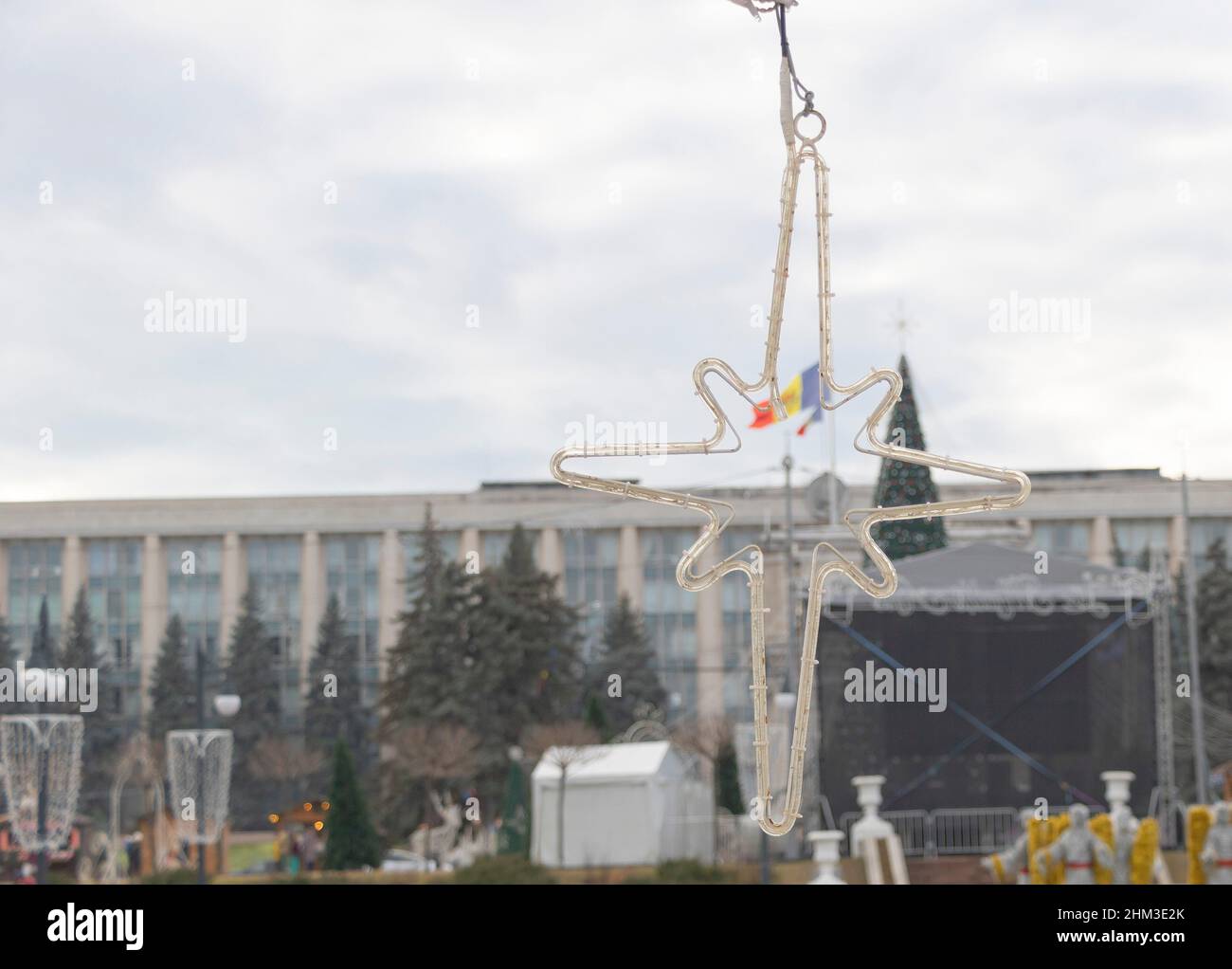 Lumières Décoratives Festives Sur Le Bâtiment Central De La Saison Des  Vacances D'hiver De Chisinau