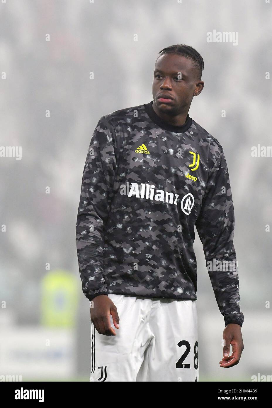 Denis Zakaria, du Juventus FC, se réchauffe lors de la série Un match de 2021/22 entre le Juventus FC et le Hellas Verona FC au stade Allianz le 06 février 2022 à Turin, Italie-photo ReporterTorino Banque D'Images