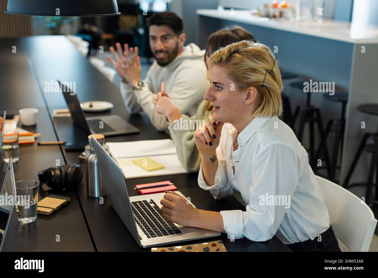 Businessman in conference room Banque D'Images