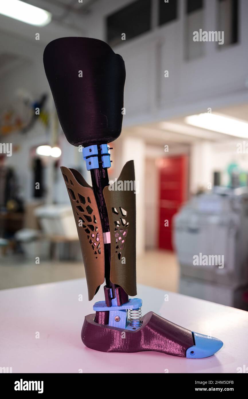 Prothèse de jambe imprimée avec une imprimante 3D Banque D'Images