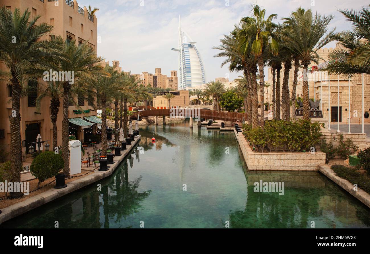 Dubaï, Émirats arabes Unis - 18 janvier 2022 : magnifique Madinat Jumeirah, détails de l'architecture pendant la journée. Banque D'Images