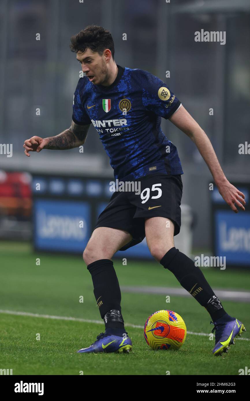 Milan, Italie, 5th février 2022.Alessandro Bastoni du FC Internazionale pendant le match de la série A à Giuseppe Meazza, Milan.Le crédit photo devrait se lire: Jonathan Moscrop / Sportimage Banque D'Images