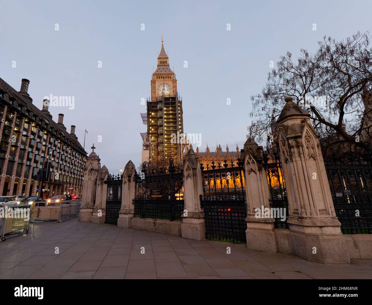 Londres, Grand Londres, Angleterre, janvier 4th 2022 : la tour Elizabeth nouvellement restaurée a été illuminée dans le logement de nuit de Big Ben.Partie des chambres du Parlement Banque D'Images