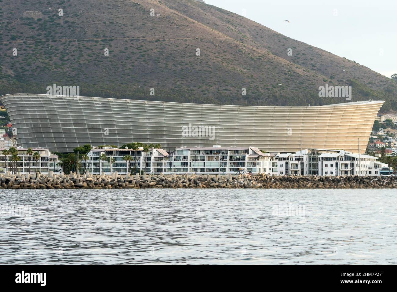 Stade du Cap avec signal Hill en arrière-plan au coucher du soleil et vue sur la mer Banque D'Images