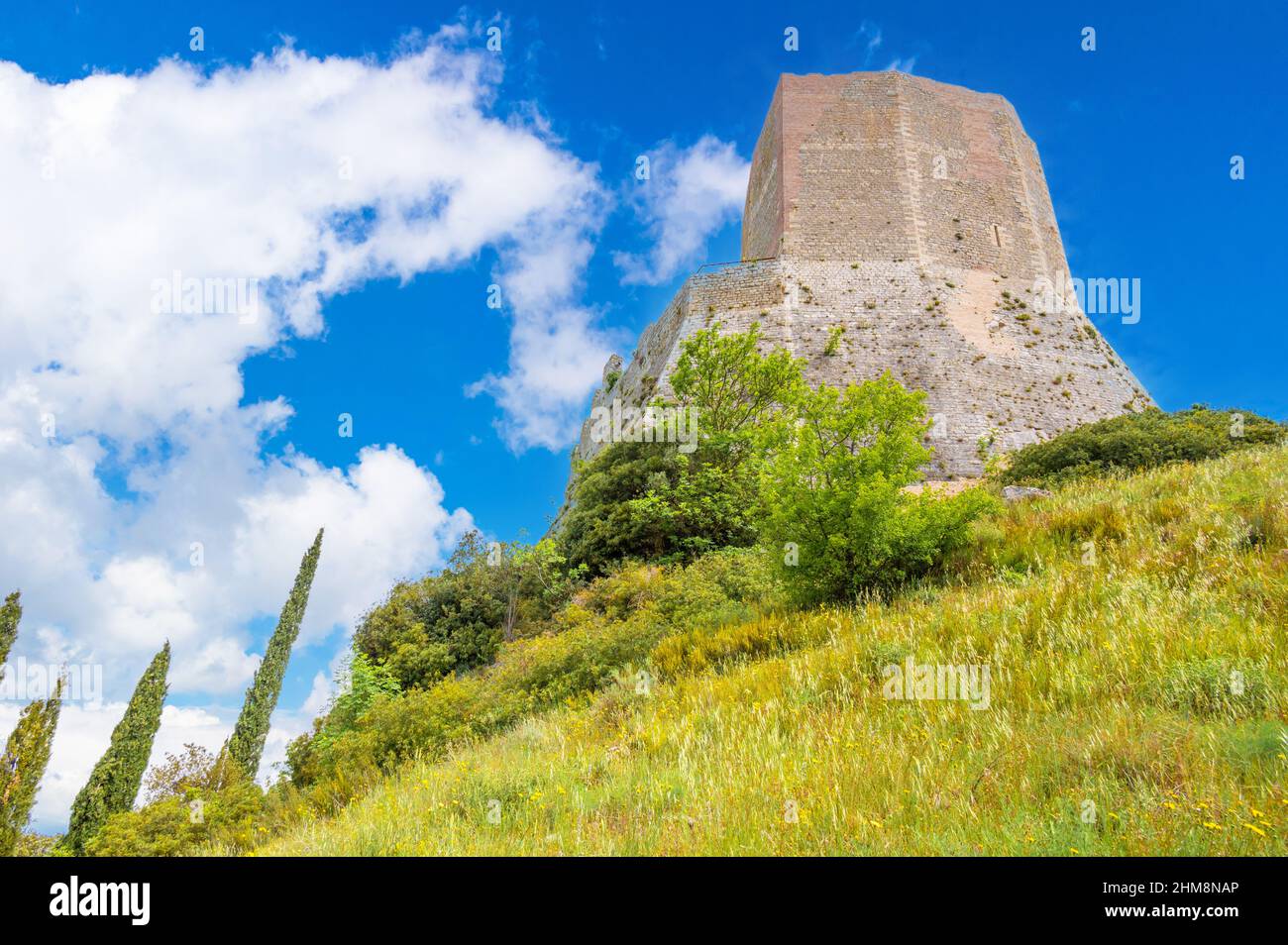 Rocca d'Orcia (Italie) - le petit village médiéval de la région toscane avec ancienne tour de château, dans la commune de Castiglione d'Orcia, Val d'Orcia Banque D'Images