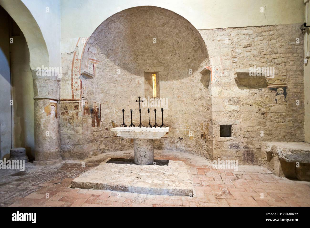 Zone archéologique Carsalue, église de San Damiano, intérieur, fresques, San Gemini, Ombrie, Italie, Europe Banque D'Images