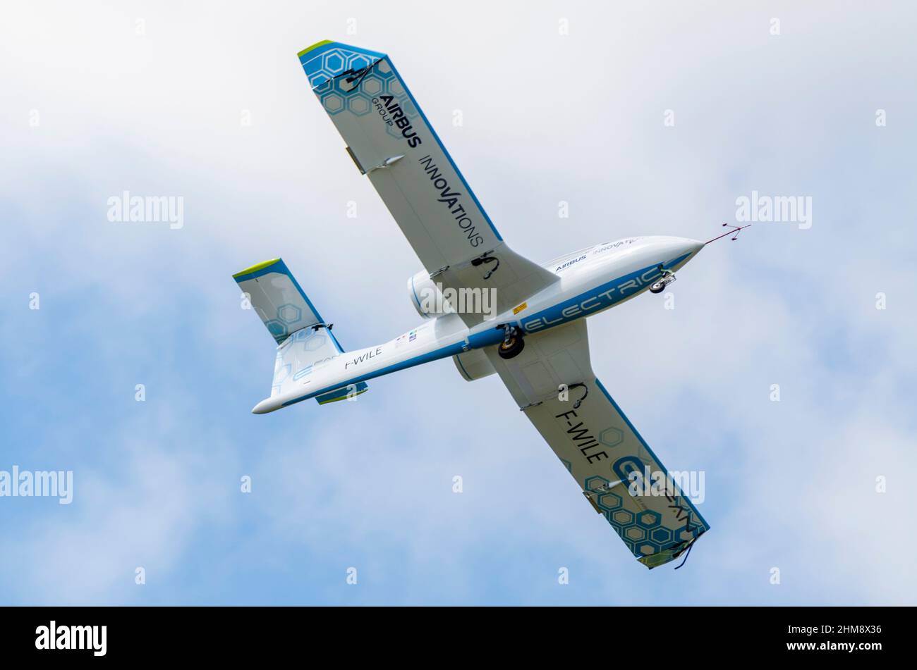Airbus E-Fan est un prototype d'avion électrique à deux places développé par le groupe Airbus. Vol à l'aérodrome de Farnborough 2014. Plan électrique Banque D'Images