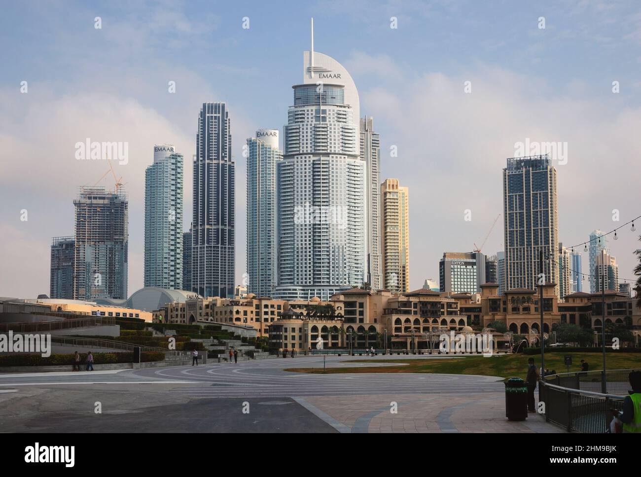 Dubaï, Émirats arabes Unis - 19 janvier 2022 : gratte-ciel de Burj Khalifa pendant la journée. Banque D'Images