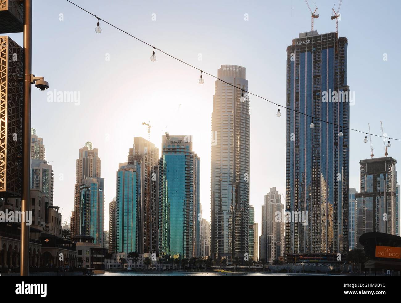 Dubaï, Émirats arabes Unis - 22 janvier 2022 : gratte-ciel de Burj Khalifa pendant la journée. Banque D'Images