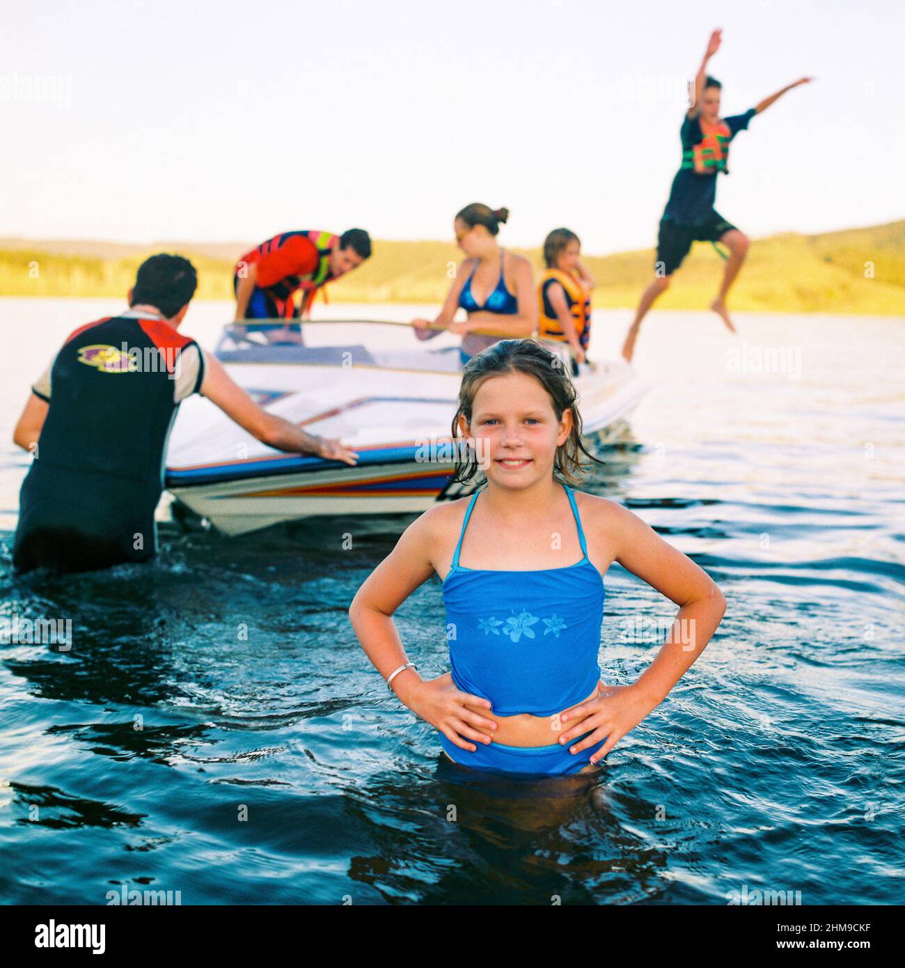 Baignade dans le barrage Somerset, Queensland, Australie. Banque D'Images