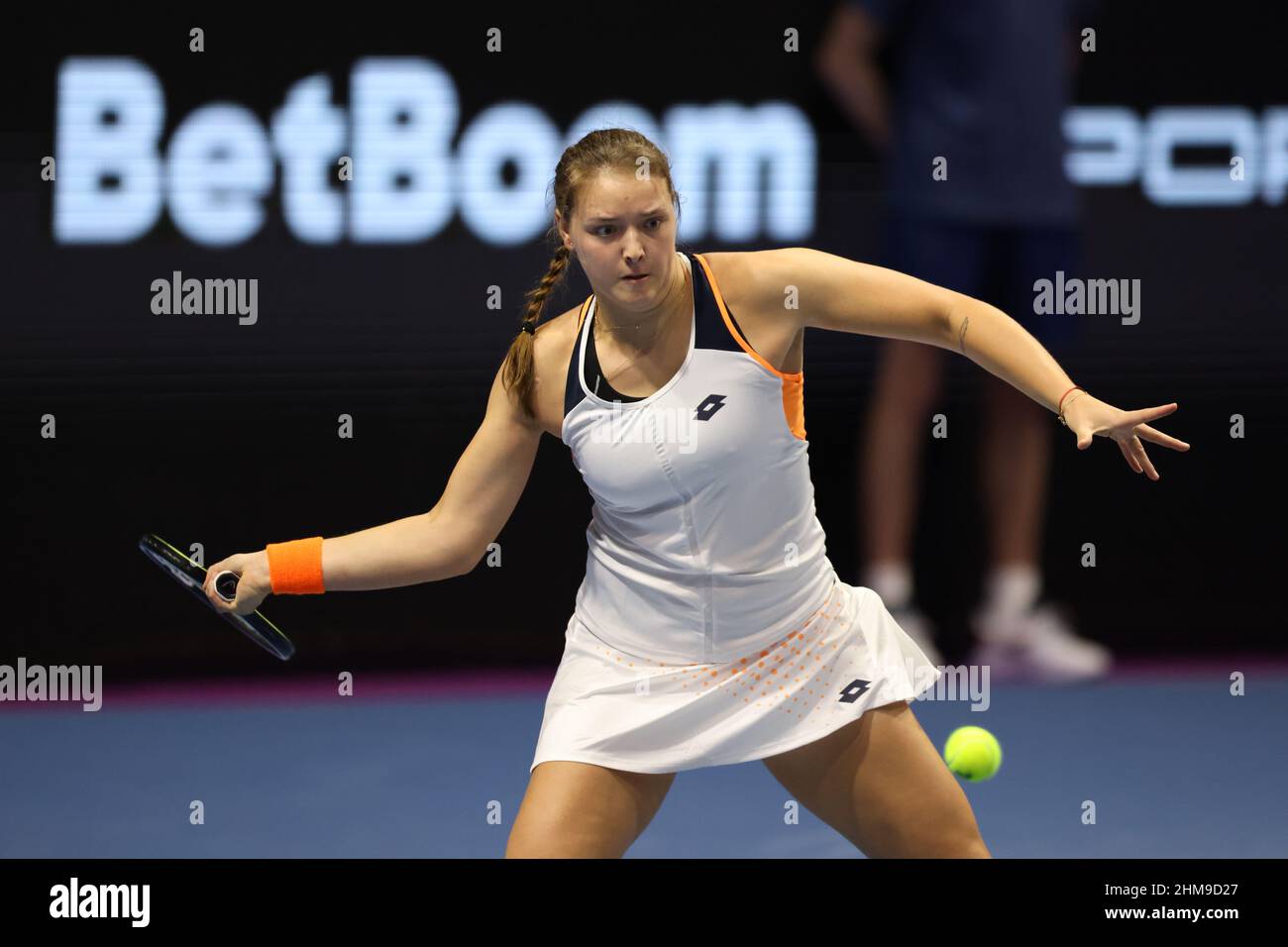 Jule Niemeier d'Allemagne en action pendant le tournoi de tennis Trophée des dames de Saint-Pétersbourg 2022 contre Petra Kvitova de République Tchèque. Score final ; Petra Kvitova 2:0 Jule Niemeier. (Photo de Maksim Konstantinov / SOPA Images/Sipa USA) Banque D'Images