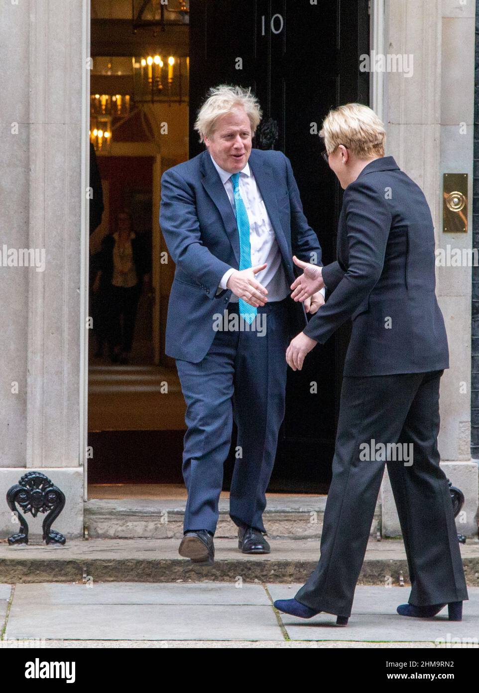 Londres, Angleterre, Royaume-Uni. 8th févr. 2022. Le Premier ministre britannique BORIS JOHNSON accueille le Premier ministre lituanien INGRIDA SIMONYTE au 10 Downing Street. (Credit image: © Tayfun Salci/ZUMA Press Wire) Credit: ZUMA Press, Inc./Alay Live News Banque D'Images