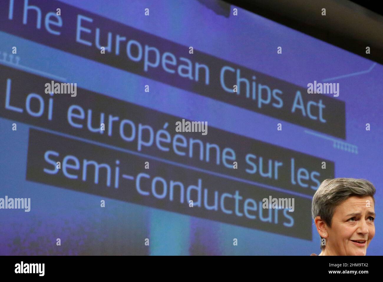 Bruxelles, région de Bruxelles-capitale, Belgique. 8th févr. 2022. Le vice-président exécutif européen Margrethe VESTAGER s'exprime lors d'une conférence de presse sur la loi européenne sur les puces au siège de la Commission européenne à Bruxelles, Belgique, le 8 février 2022. La Commission européenne a proposé un plan de 48 milliards de dollars pour faire face aux pénuries de semi-conducteurs et renforcer le leadership technologique de l'Europe. (Credit image: © Valeria Mongelli/ZUMA Press Wire) Credit: ZUMA Press, Inc./Alamy Live News Banque D'Images