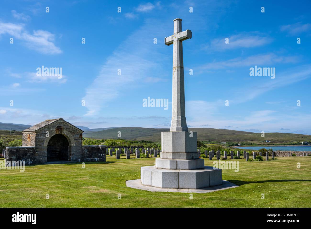 Mémorial aux morts au cimetière naval de Lyness, Lyness, île de Hoy, Orkney, Écosse, ROYAUME-UNI Banque D'Images
