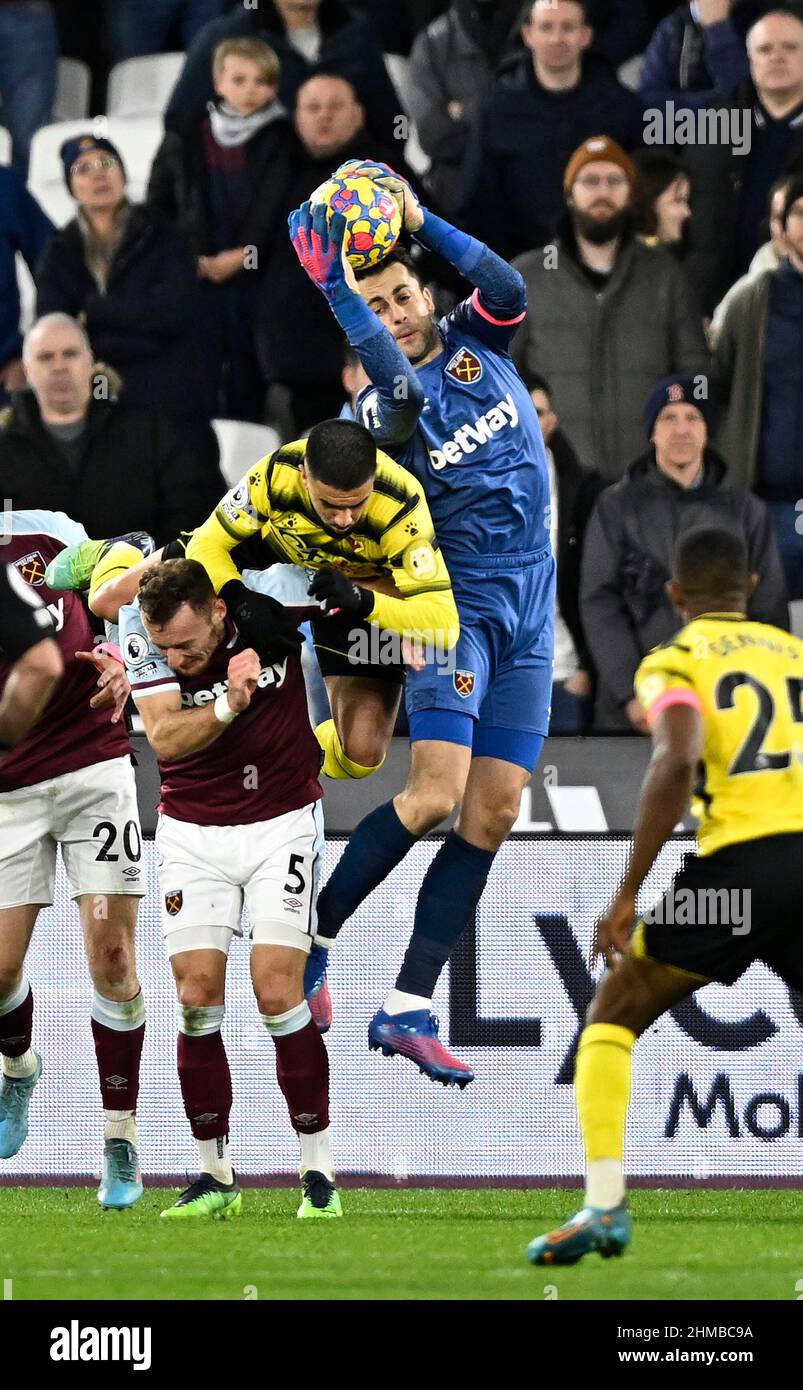 Londres, Royaume-Uni. 6th févr. 2022. Lukasz Fabianski (West Ham) prend ses prises lors du match West Ham contre Watford Premier League au London Stadium Stratford. Crédit : MARTIN DALTON/Alay Live News Banque D'Images