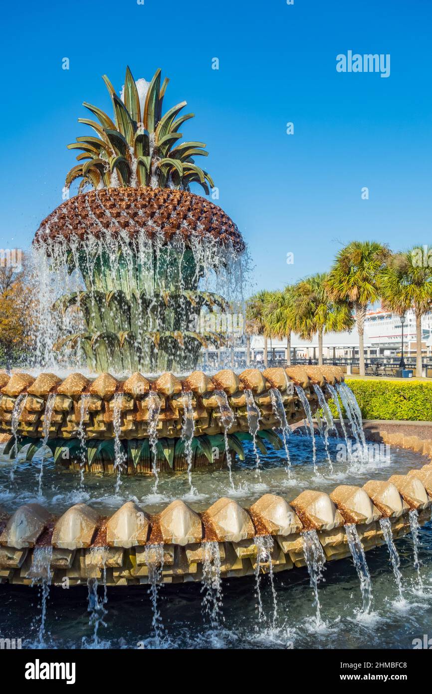La fontaine Pineapple au Waterfront Park, dans le centre-ville de Charleston, Caroline du Sud, États-Unis Banque D'Images