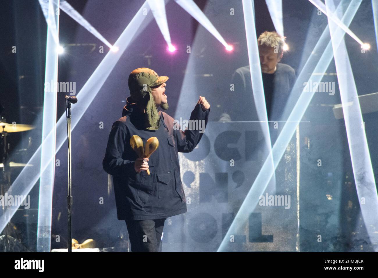 Londres, Royaume-Uni. 8 février 2022. Liam Gallagher sur scène pendant les Brit  Awards 2022 à l'Arena O2, Londres. Date de la photo: Mardi 8 février 2022.  Le crédit photo devrait se lire: