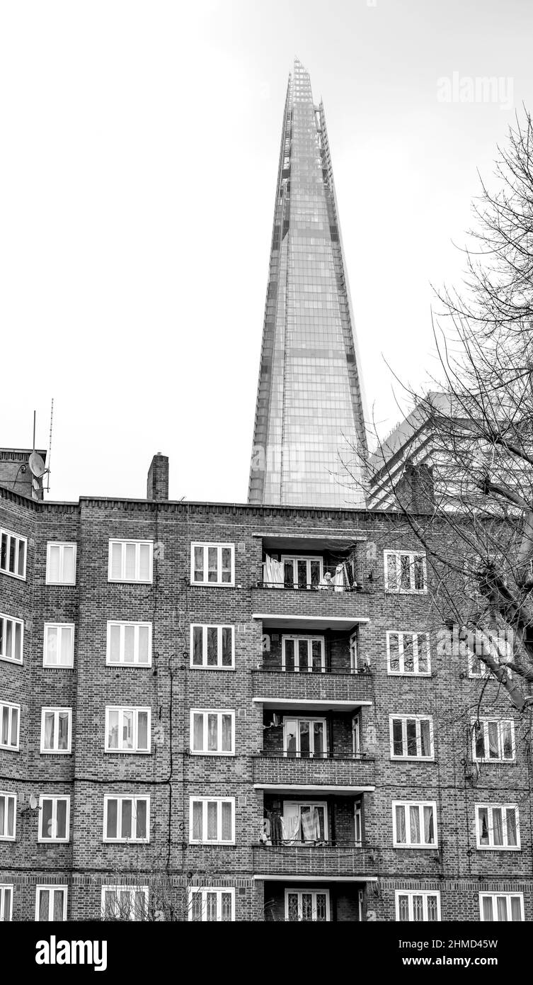 Le Shard, vieux logement, Londres. Banque D'Images