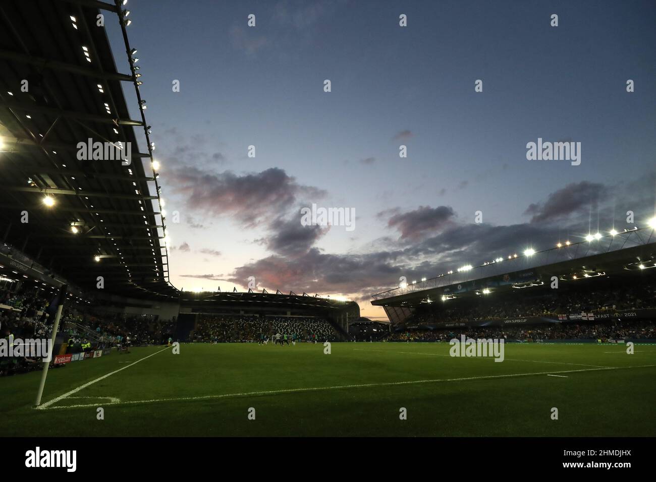 Photo du dossier datée du 11-08-2021 de la vue générale du stade. La Northern Ireland Women’s World Cup se tiendra en avril contre l’Angleterre à Windsor Park, a annoncé l’Irish football Association. Date de publication : le mercredi 9 février 2022. Banque D'Images