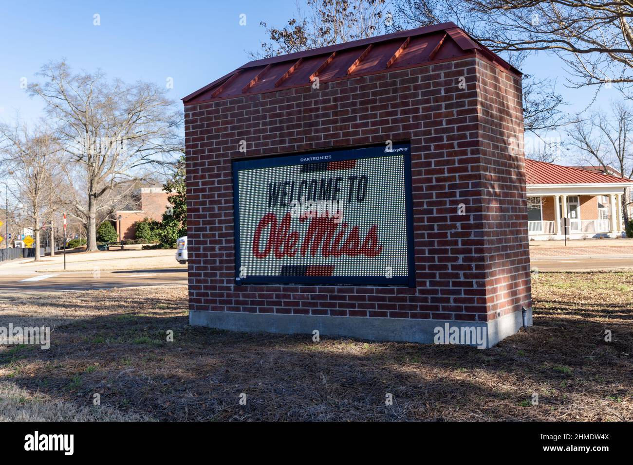 Oxford, Mississippi - 13 janvier 2021 : panneau de bienvenue électronique pour Ole Miss, également connu sous le nom d'Université du Mississippi Banque D'Images