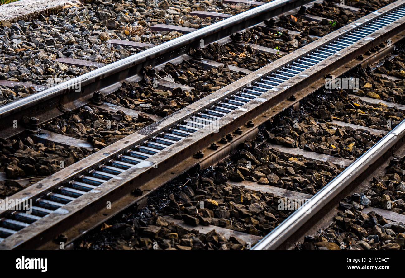 Voies de chemin de fer COG en acier, sur un lit de gravier Banque D'Images