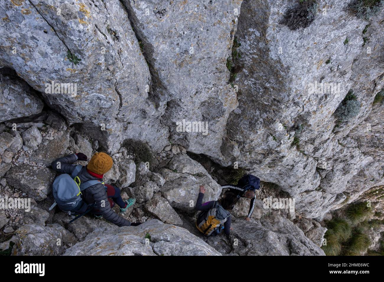 Alpinistes démontant tout le col de montagne, Pollença, Majorque, Iles Baléares, Espagne Banque D'Images