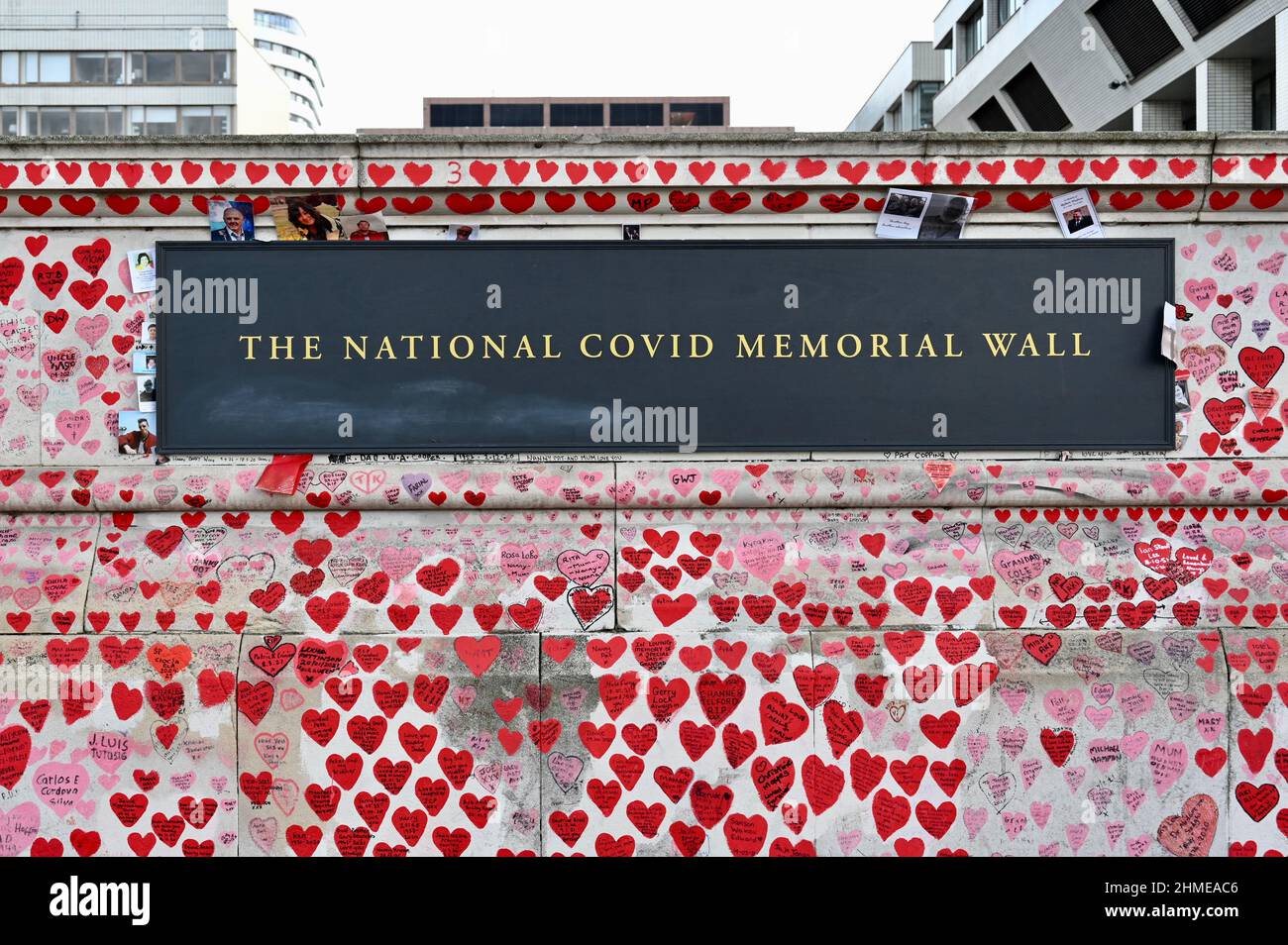 Londres, Royaume-Uni. Le mur commémoratif national de la COVID. Toutes les restrictions COVID restantes en Angleterre pourraient se terminer plus tard ce mois-ci, a déclaré Boris Johnson. M. Johnson a déclaré aux députés qu'il s'attendait à ce que les dernières règles nationales cessent tôt tant que les résultats positifs des données se poursuivent. Crédit : michael melia/Alay Live News Banque D'Images