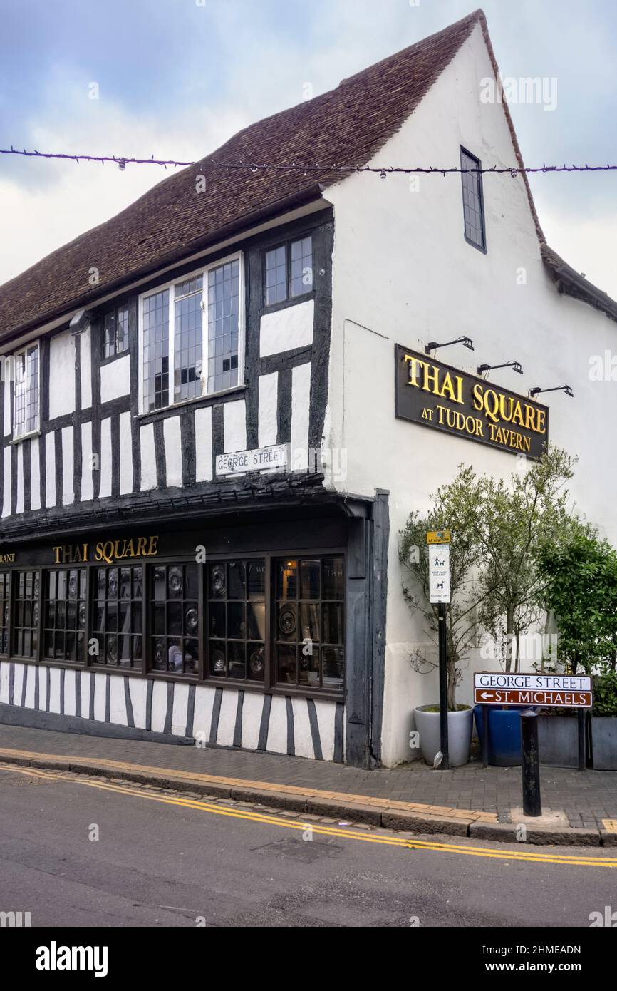 Thai Square & Tudor Tavern Restaurant St. Albans Hertfordshire Banque D'Images