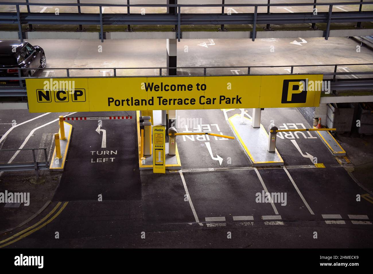 Entrée de parking à plusieurs étages Banque de photographies et d