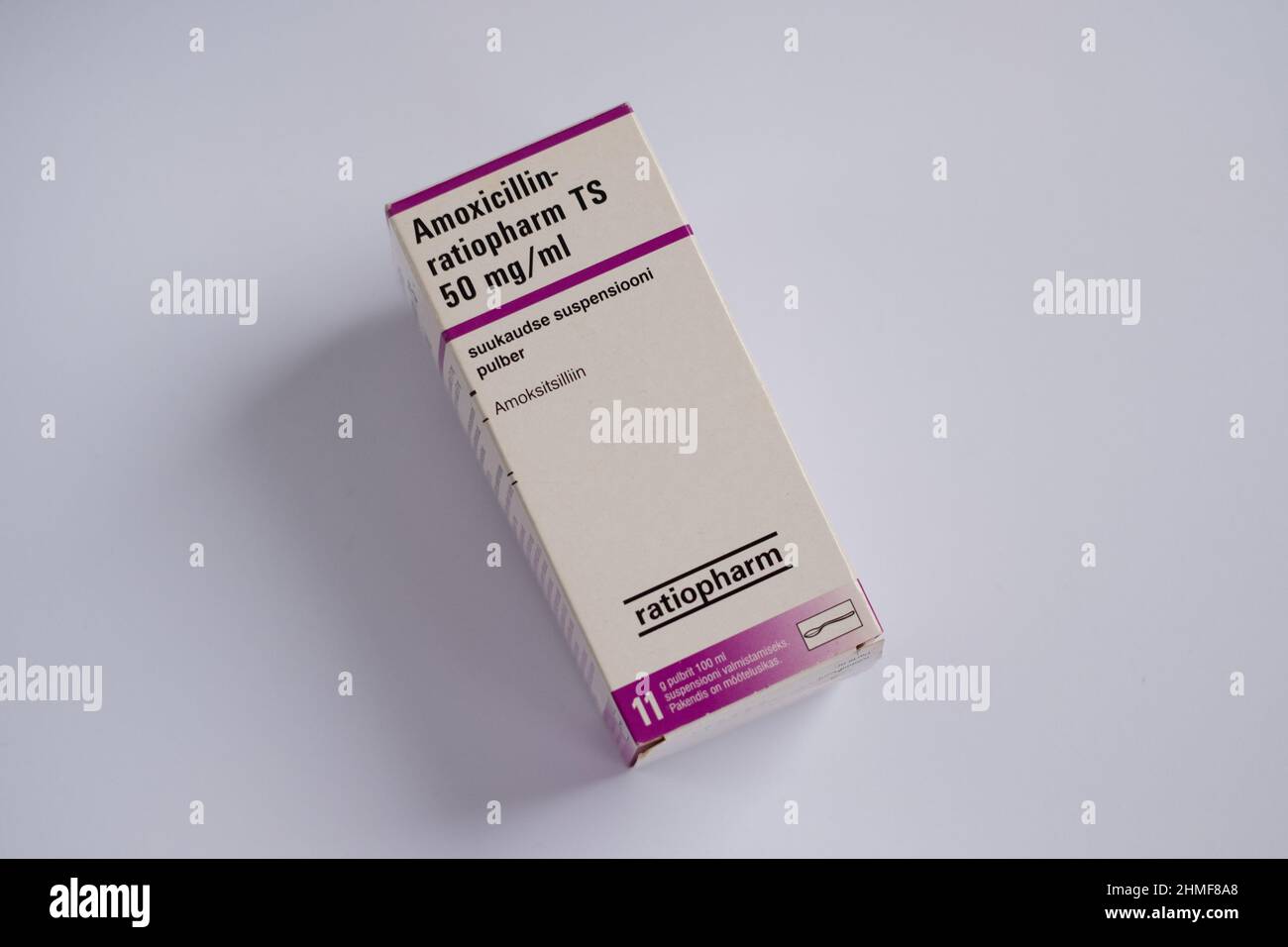 Tallinn, Estonie - 02.08.2022: Antibiotique Amoxicillin-ratiopharm largement utilisé par Sandoz GmbH. Banque D'Images