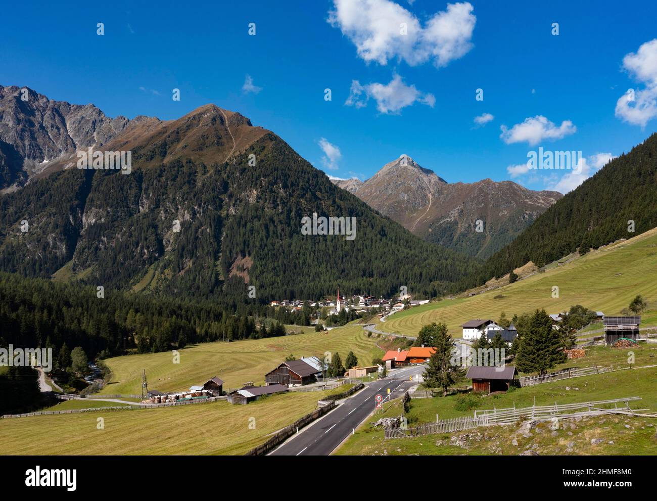 Alpes de Stubai, village d'alpinisme Sankt Sigmund im Sellrain, Tyrol, Autriche Banque D'Images
