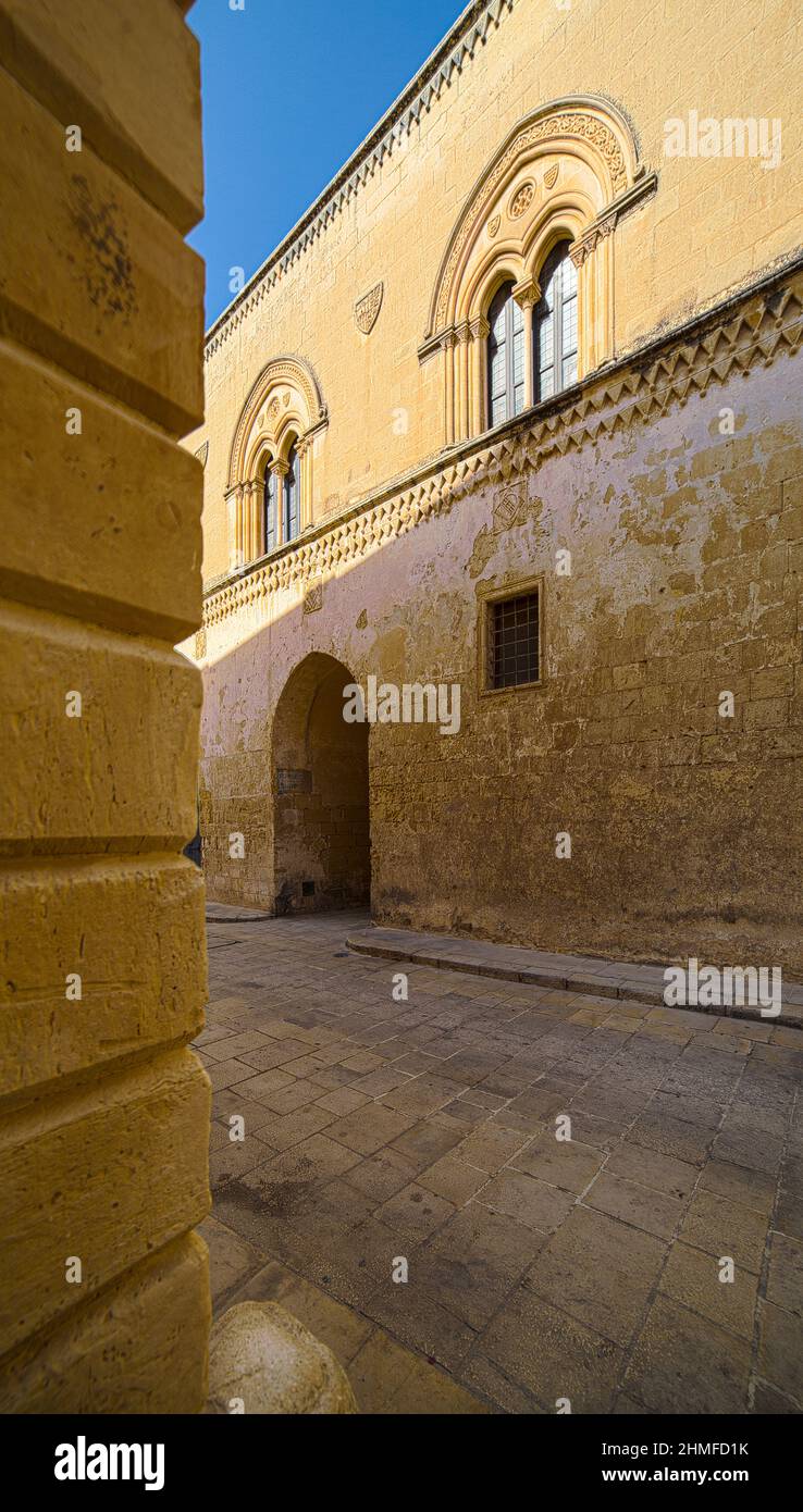 Norman Gothic Windows à Mdina à Malte Banque D'Images