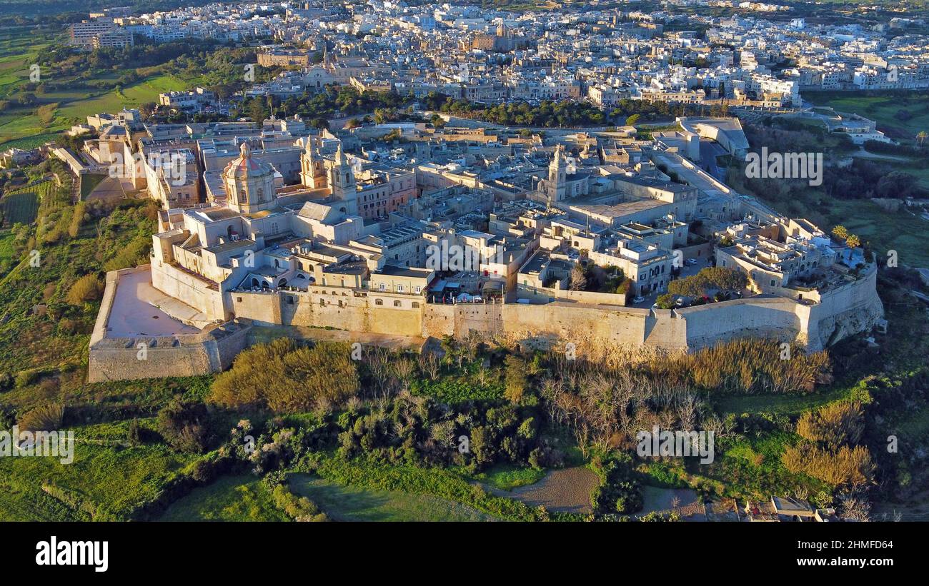 Vue aérienne de Mdina au lever du soleil Banque D'Images