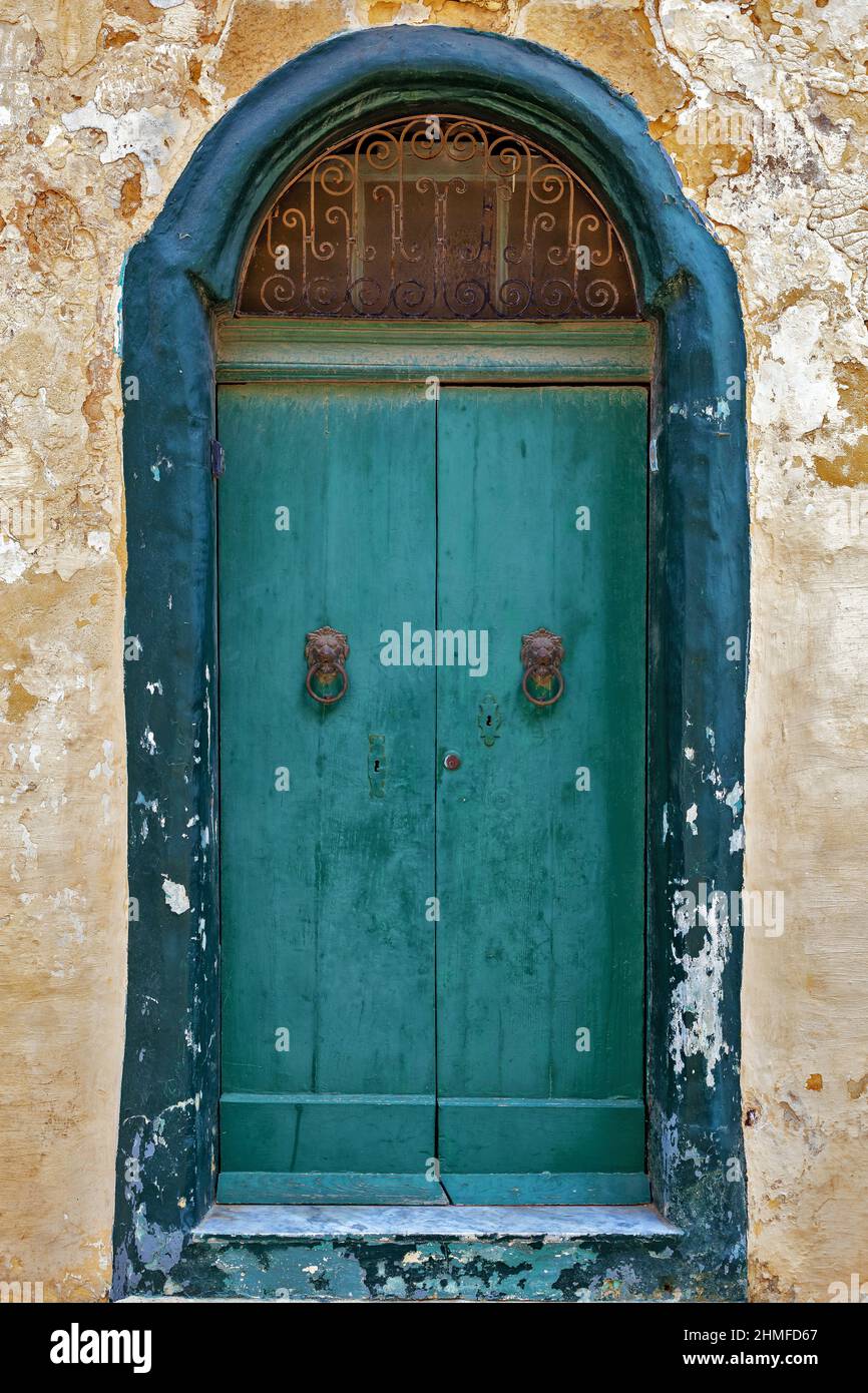 Une vieille porte traditionnelle maltaise à Mdina Banque D'Images
