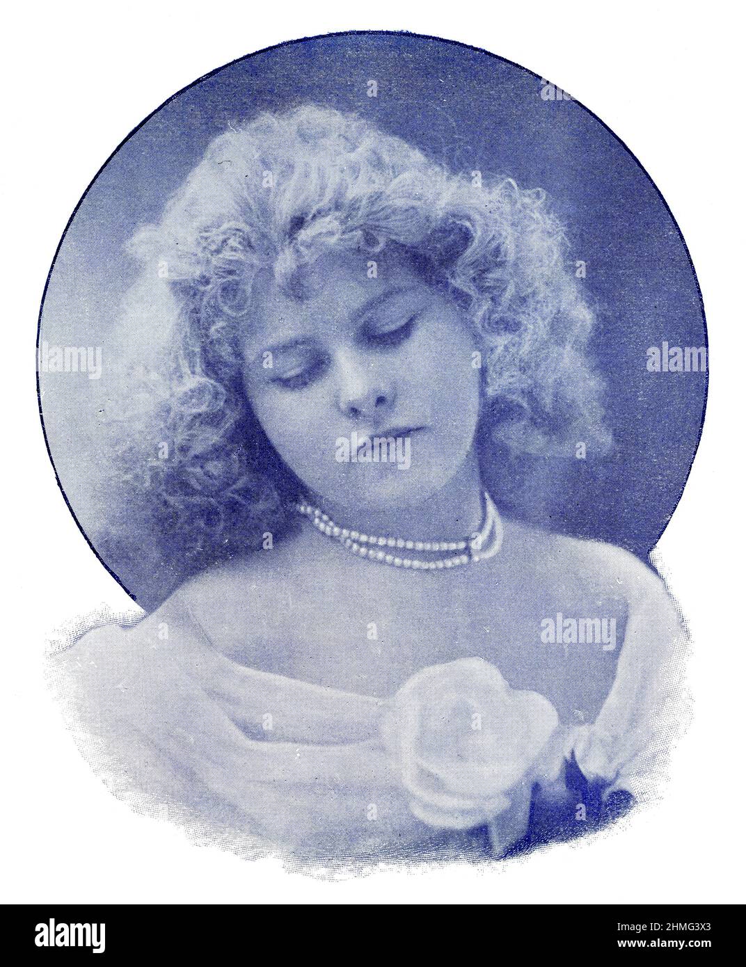 Portrait de May Marton par le photographe Alfred Ellis. May Marton était une actrice burlesque anglaise. Image du magazine de théâtre franco-allemand illustré « Das Album », 1898. Banque D'Images