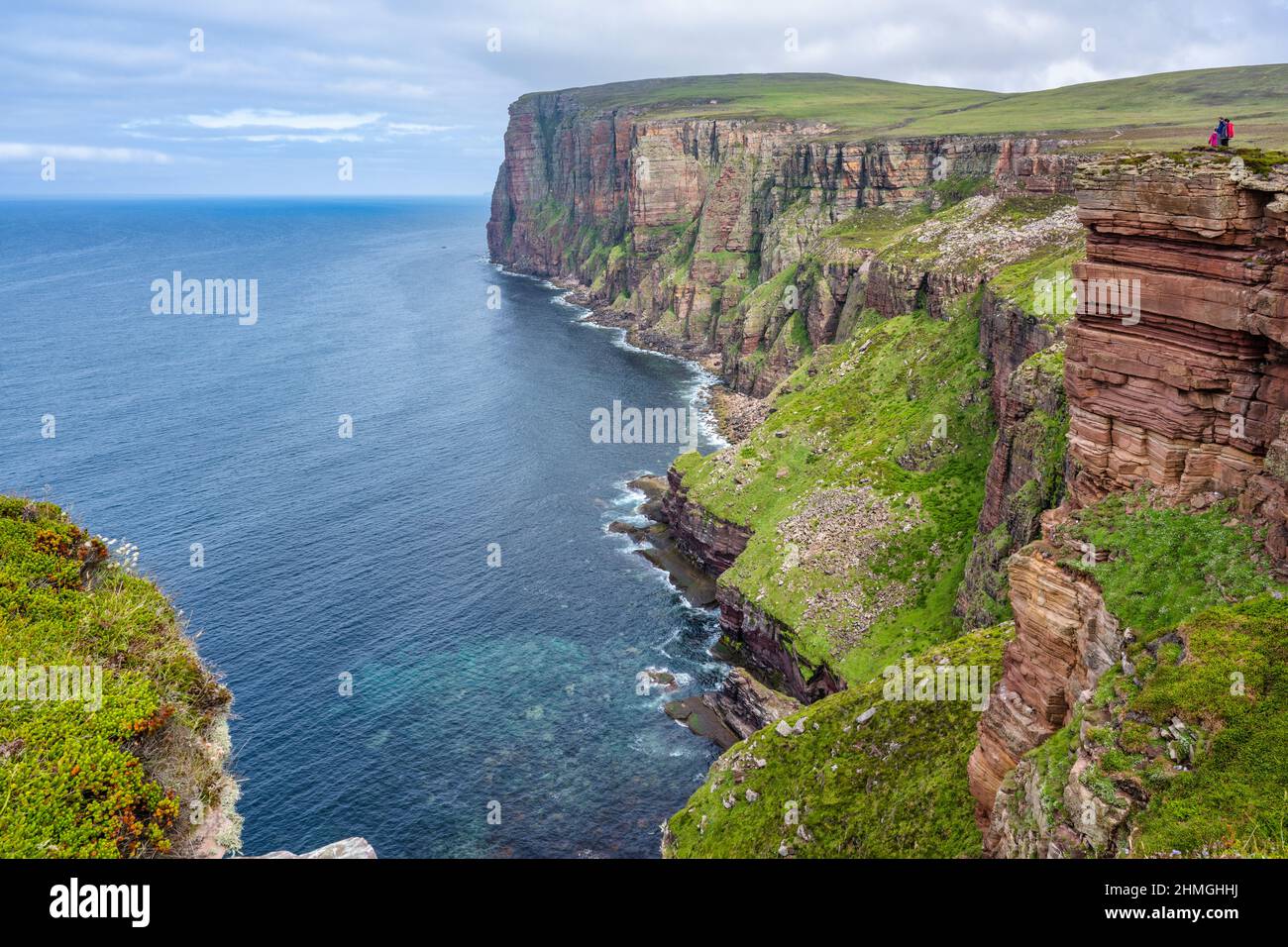 Falaises de grès rouge sur la côte nord-ouest de Hoy, île de Hoy, Orkney, Écosse, Royaume-Uni Banque D'Images