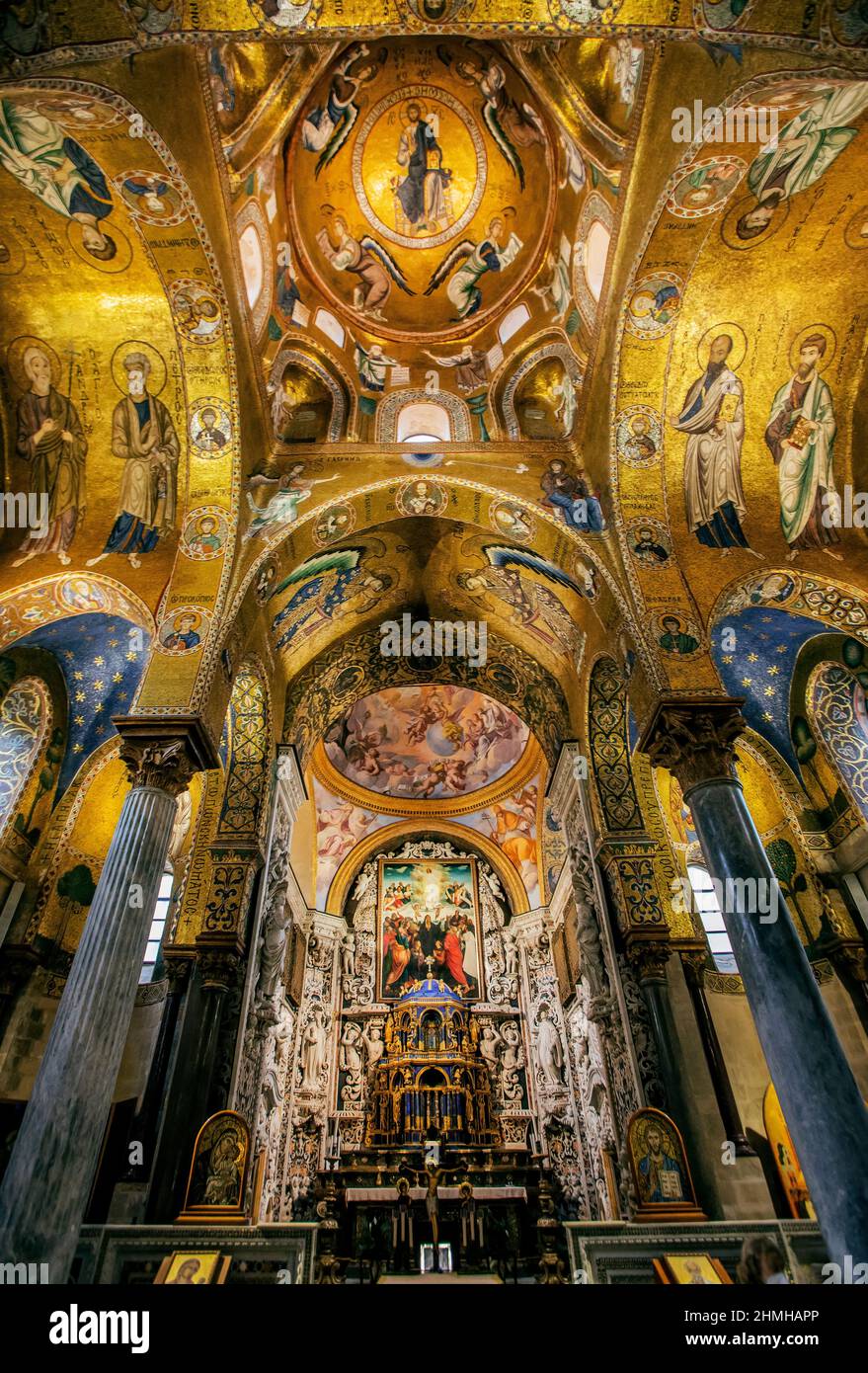 Intérieur avec mosaïques d'or de l'église de Santa Maria dell'Ammiraglio (église Admiral), Palerme, Sicile, Italie Banque D'Images
