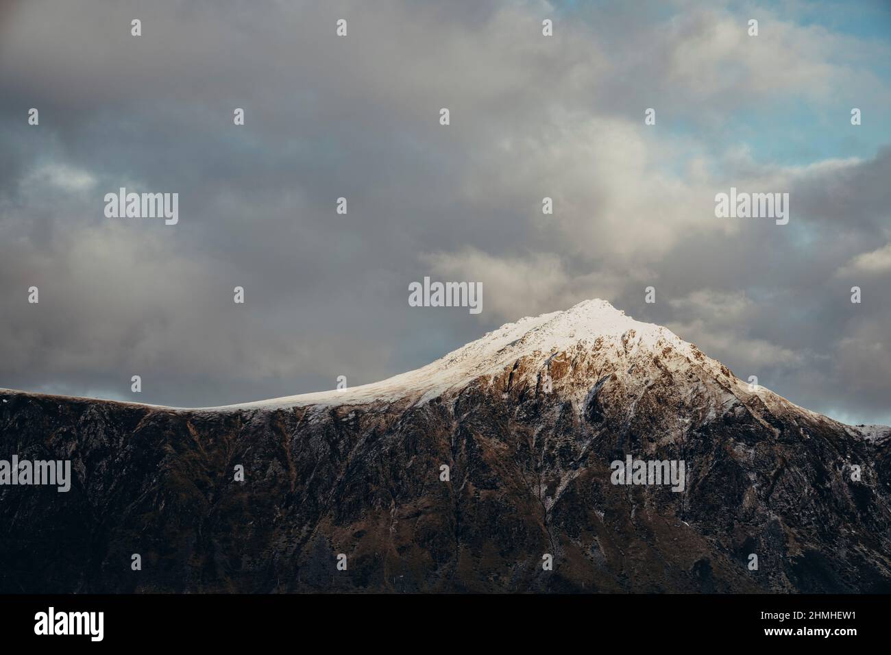 Mountain Peaks, Skagsanden Beach, Flakstad Beach, Flakstad, Flakstadøya, Îles Lofoten, Norvège, Europe, automne Banque D'Images