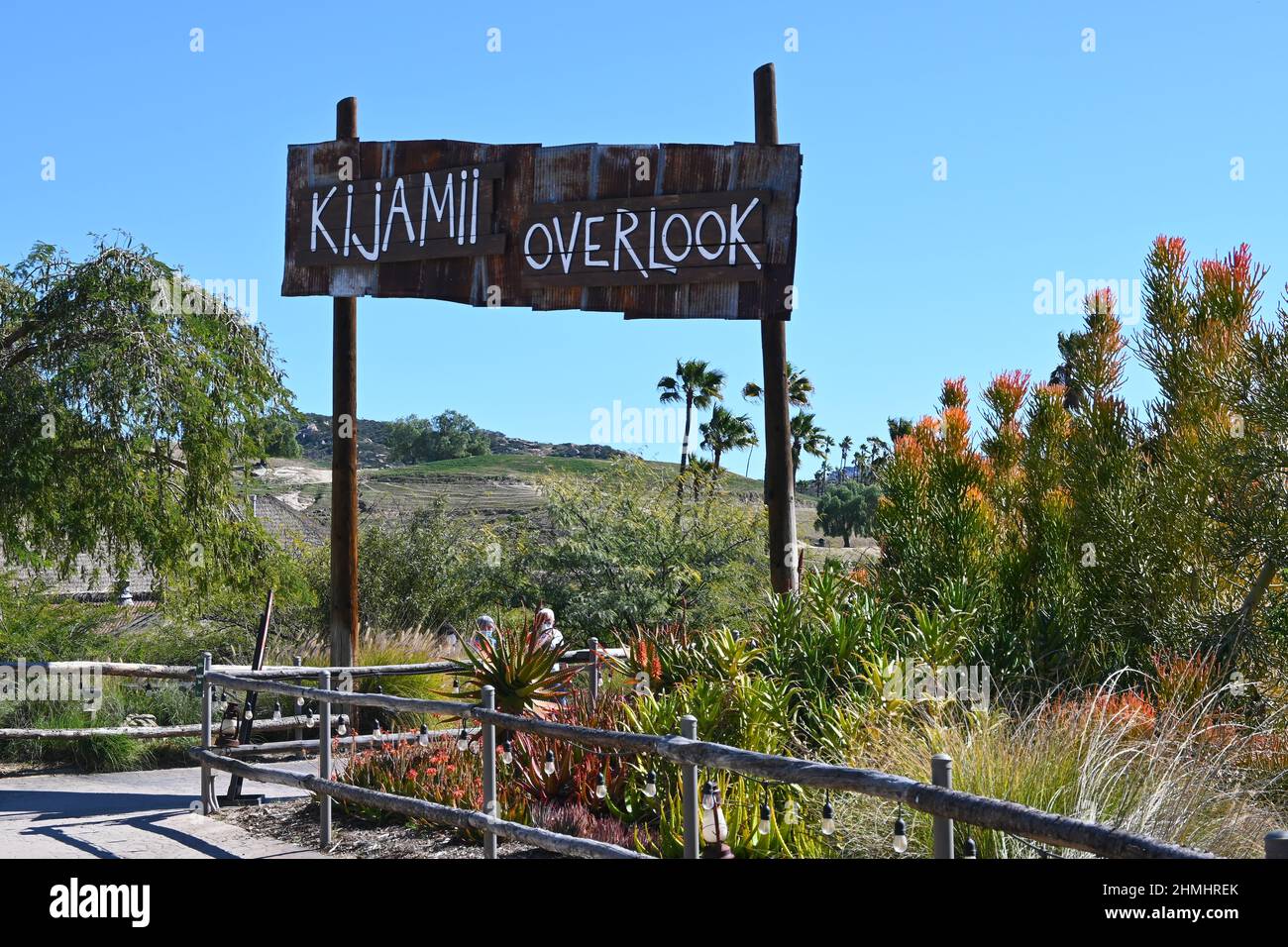ESCONDIDO, CALIFORNIE - 9 FÉVRIER 2022 : le Kijamii Overlook offre une vue panoramique sur le San Diego Zoo Safari Park Banque D'Images